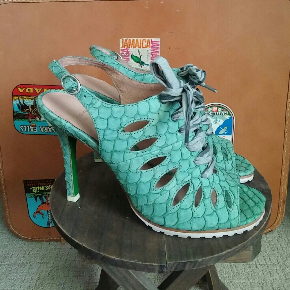 Lisa for Donald J. Pliner Lace Up Sandals 8.5